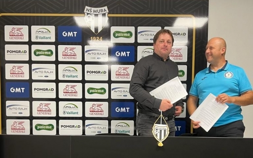 Predsednik Mure Robert Kuzmič in ŽNK Nona Pomurje Simon Jakšič sta podpisala namero o pripojitvi ženskega nogometa k Muri. Predsednik Mure Robert Kuzmič in ŽNK Nona Pomurje Simon Jakšič sta podpisala namero o pripojitvi ženskega nogometa k Muri.