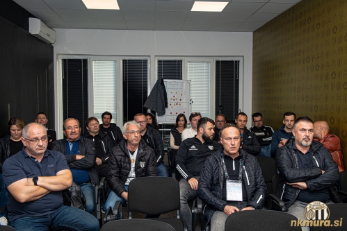 Občni zbor je potekal v press centru na stadionu Fazanerija. Občni zbor je potekal v press centru na stadionu Fazanerija.