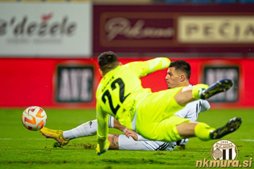 Mirlind Daku je z novim zadetkom potrdil dobro formo. Mirlind Daku je z novim zadetkom potrdil dobro formo.