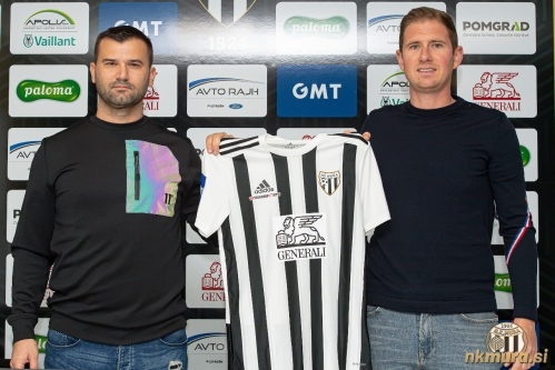 Roman Gostan (levo) in Matjaž Kek (desno) bosta vodila mladinsko ekipo Mure. Roman Gostan (levo) in Matjaž Kek (desno) bosta vodila mladinsko ekipo Mure.