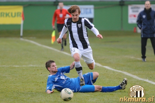 Leon Sreš je preigral igralca Nafte. Leon Sreš je preigral igralca Nafte.