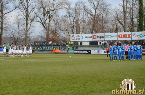 Pred pričetkom tekme je bila minuta molka v spomin na preminulega dolgoletnega igralca Mure Janeza Sečka - Sečija. Pred pričetkom tekme je bila minuta molka v spomin na preminulega dolgoletnega igralca Mure Janeza Sečka - Sečija.