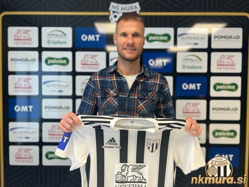 Gregor Balažic ob podaljšanju pogodbe z Muro. Gregor Balažic ob podaljšanju pogodbe z Muro.