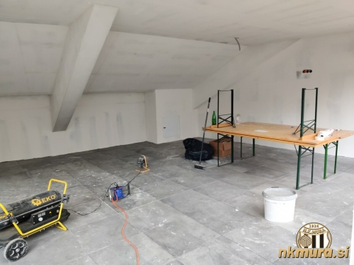 Prostori pod južno tribuno počasi dobivajo končno podobo. Prostori pod južno tribuno počasi dobivajo končno podobo.