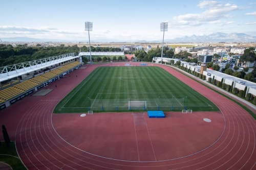 Tekma med Muro in vodilno ekipo ukrajinskega prvenstva je bila odigrana na stadionu Gloria Sports Arena v Beleku. Tekma med Muro in vodilno ekipo ukrajinskega prvenstva je bila odigrana na stadionu Gloria Sports Arena v Beleku.