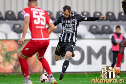 Žiga Kous na tekmi proti Aluminiju. Žiga Kous na tekmi proti Aluminiju.