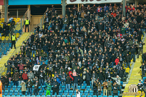 Na celjskih tribunah se je zbralo več navijačev Mure kot pristašev domačega kluba.