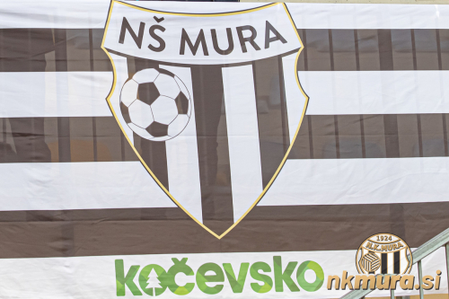 Transparent Mure v domžalskem športnem parku. Transparent Mure v domžalskem športnem parku.