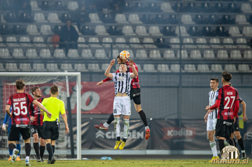 Nikola Petković je proti Taboru dosegel dva zadetka. Nikola Petković je proti Taboru dosegel dva zadetka.