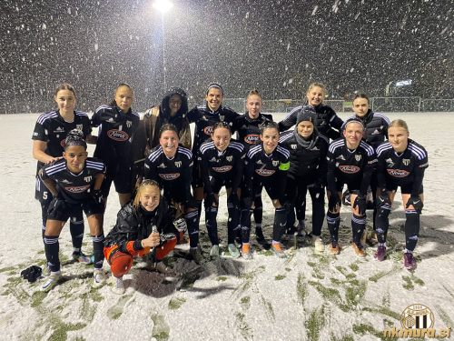 Murašice so tekmo končale v snegu. Zgornja vrsta od leve: Ines Sok, Silva Bomfim Thalita Ellen, Kaja Korošec, Evelina Kos, Lana Curman (U17), Teja Truntič (U17), Kaja Horvat, spodnja vrsta: De Jesus Matos Josilene, Iva Kocijan, Tija Šoštarič Karič, Anja Eferl, Lucija Kos, Lara Klopčič, Neža Hrga (U17) in Lea Dolinar. Murašice so tekmo končale v snegu. Zgornja vrsta od leve: Ines Sok, Silva Bomfim Thalita Ellen, Kaja Korošec, Evelina Kos, Lana Curman (U17), Teja Truntič (U17), Kaja Horvat, spodnja vrsta: De Jesus Matos Josilene, Iva Kocijan, Tija Šoštarič Karič, Anja Eferl, Lucija Kos, Lara Klopčič, Neža Hrga (U17) in Lea Dolinar.