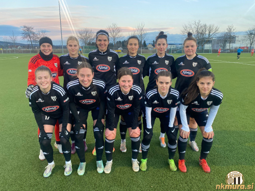 Zgornja vrsta od leve: vratarka Iva Kocijan, Lea Dolinar, Evelina Kos, Neli Hofman, Lucija Kos , Špela Rozmarič. Spodnaj vrsta: Živa Rakovec, Anja Eferl, Tija Šoštarič Karič, Kaja Horvat, Margita Vasović. Zgornja vrsta od leve: vratarka Iva Kocijan, Lea Dolinar, Evelina Kos, Neli Hofman, Lucija Kos , Špela Rozmarič. Spodnaj vrsta: Živa Rakovec, Anja Eferl, Tija Šoštarič Karič, Kaja Horvat, Margita Vasović.