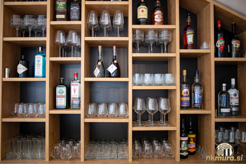 Murin dnevni bar. Murin dnevni bar.