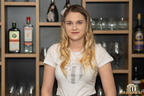 Murin dnevni bar. Murin dnevni bar.