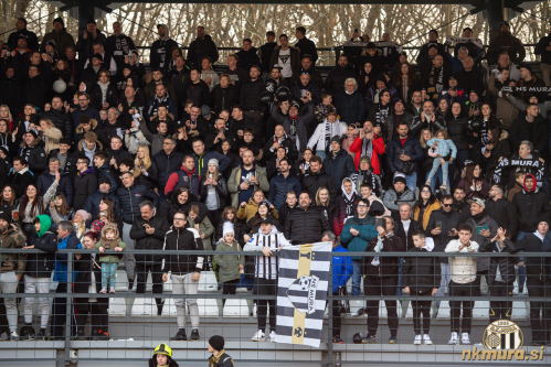 Južna tribuna. Južna tribuna.