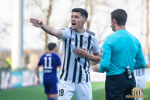 Mirlind Daku je pogosto prihajal v konflikt s sodniki. Mirlind Daku je pogosto prihajal v konflikt s sodniki.