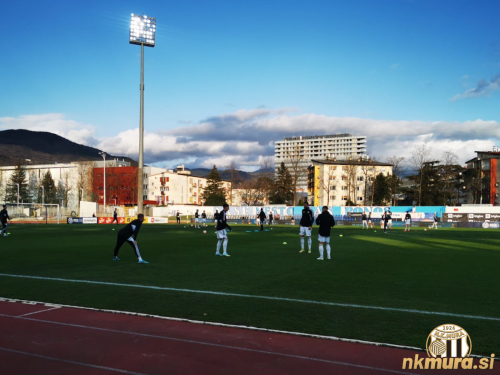 Nogometaši Mure so v Novi Gorici iztržili remi 1:1. Takole so se ogrevali pred tekmo. Kako pa so igrali?