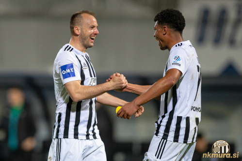 Matic Maruško in Darick Kobie Morris. Matic Maruško in Darick Kobie Morris.