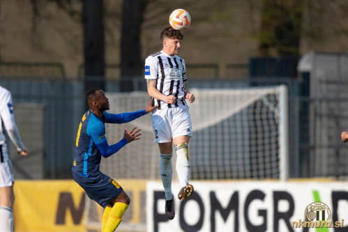 Ibrahim Kargbo in Kai Cipot. Ibrahim Kargbo in Kai Cipot.