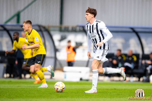 Filippo Tripi je v paru z Maruškom igral na položaju zadnjega veznega. Filippo Tripi je v paru z Maruškom igral na položaju zadnjega veznega.