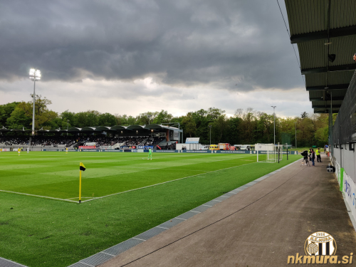 Pogled na igrišče. Pogled na igrišče.