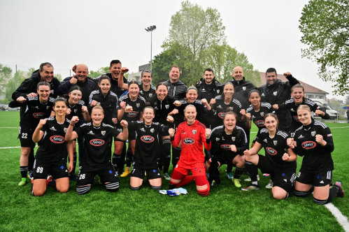 Murašice po osvojitvi naslova državnih prvakinj. Zgornja vrsta: Štefan Kozic (športni direktor), Smiljan Fekonja (predstavnik sponzorja Nona), Robert Berendijaš (trener), E. Kos, Robert Kuzmič (predsednik), Marsel Müller (fizioterapevt), Dejan Škerlak (tehnični vodja), Denis Vöröš (trener vratark). Srednja vrsta: Horvat, Korošec, L. Kos, Karič, Eferl, Hrga, Bomfim, Matos, Rakovec. Čepijo: Vasović, Klopčič, Kolbl, Kocijan, Rozmarič, Sok, Dolinar. Murašice po osvojitvi naslova državnih prvakinj. Zgornja vrsta: Štefan Kozic (športni direktor), Smiljan Fekonja (predstavnik sponzorja Nona), Robert Berendijaš (trener), E. Kos, Robert Kuzmič (predsednik), Marsel Müller (fizioterapevt), Dejan Škerlak (tehnični vodja), Denis Vöröš (trener vratark). Srednja vrsta: Horvat, Korošec, L. Kos, Karič, Eferl, Hrga, Bomfim, Matos, Rakovec. Čepijo: Vasović, Klopčič, Kolbl, Kocijan, Rozmarič, Sok, Dolinar.