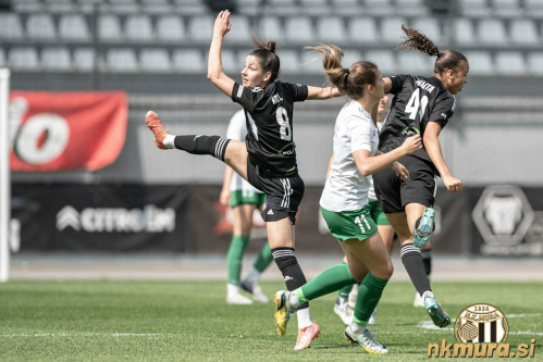 Lucija Kos, Ana Milović in Thalita Ellen Silva Bomfim. Lucija Kos, Ana Milović in Thalita Ellen Silva Bomfim.