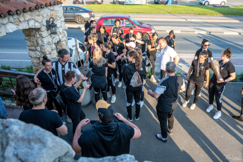 Pred glavnim vhodom v gostilno Nona v Murski Soboti. Pred glavnim vhodom v gostilno Nona v Murski Soboti.