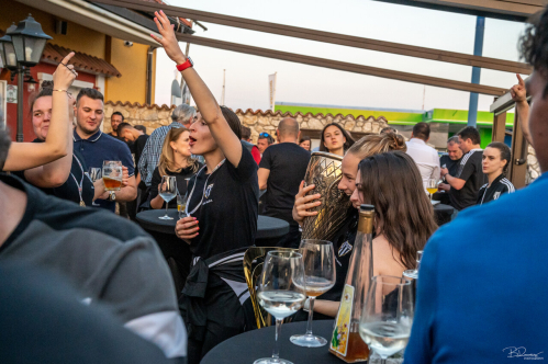 Sprejem državnih in pokalnih prvakinj v gostilni in piceriji Nona. Sprejem državnih in pokalnih prvakinj v gostilni in piceriji Nona.