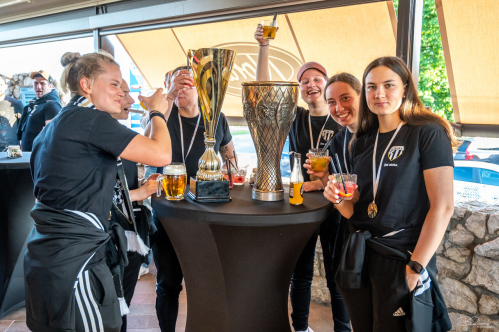 Murašice na terasi gostilne in picerije Nona. Murašice na terasi gostilne in picerije Nona.