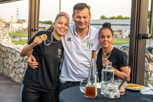 Thalita Ellen Silva Bomfim, Robert Berendijaš (trener) in Josilene De Jesus Matos. Thalita Ellen Silva Bomfim, Robert Berendijaš (trener) in Josilene De Jesus Matos.