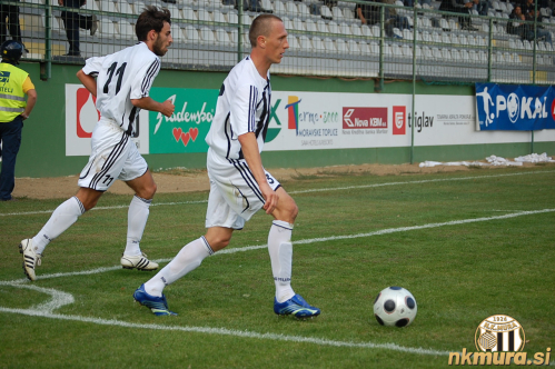 Kristjan Kulčar (levo) in Goran Ristić (desno) na tekmi Mura 05 : Maribor, 17. september 2008. Kristjan Kulčar (levo) in Goran Ristić (desno) na tekmi Mura 05 : Maribor, 17. september 2008.