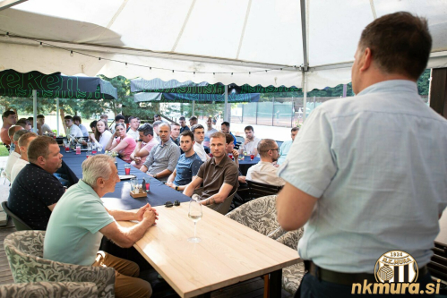 Zbrane je nagovoril župan MOMS Damjan Anželj. Zbrane je nagovoril župan MOMS Damjan Anželj.