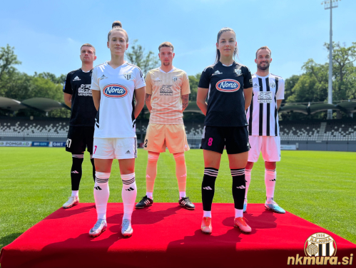 Dresi za sezono 2023/24. Od leve: Mihael Klepač, Špela Kolbl, Kai Cipot, Lucija Kos in Žiga Kous. Dresi za sezono 2023/24. Od leve: Mihael Klepač, Špela Kolbl, Kai Cipot, Lucija Kos in Žiga Kous.