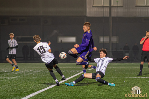 Derbi dečkov U15 med Muro in Mariborom, ki je bil odigran 16. novembra 2022 na igrišču z umetno travo v Murski Soboti.