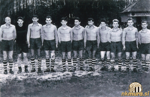 Nogometaši Sobote na tekmi proti Slovanu. Stojijo od leve: Zelko, Zach, Dozet, Skalar, Martinuzzi, Klajnšček, Milenković, Kološa, Sečko, Maučec in Matjašec.