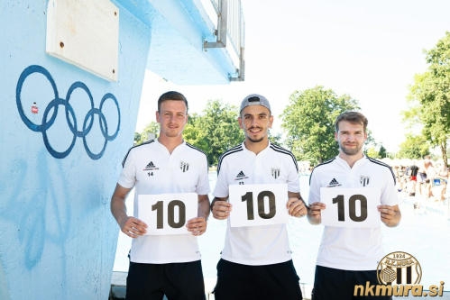 Ocenjevalci skokov v vodo. Od leve: Florijan Raduha, Leard Sadriu in Klemen Pucko. Ocenjevalci skokov v vodo. Od leve: Florijan Raduha, Leard Sadriu in Klemen Pucko.