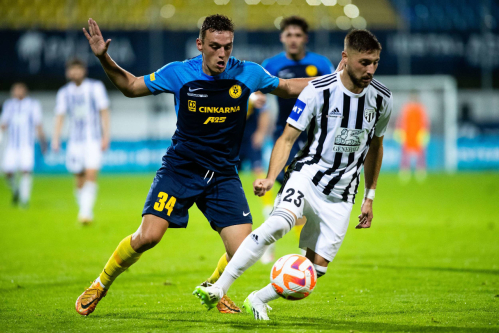 Roko Jurišić je bil po mnenju obiskovalcev nkmura.si najboljši posameznik Mure proti Celju. Ob njem je Karlo Špeljak. Roko Jurišić je bil po mnenju obiskovalcev nkmura.si najboljši posameznik Mure proti Celju. Ob njem je Karlo Špeljak.