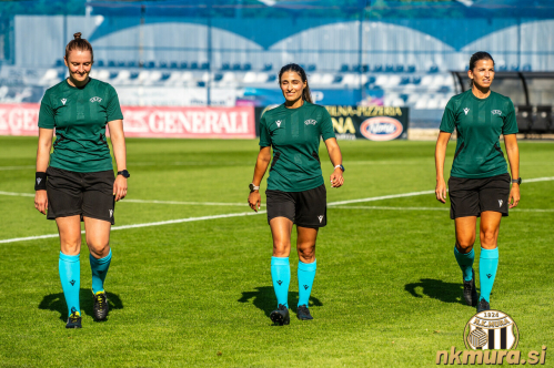 Sodniška trojka, ki je prihajala iz Norveške in Švice. Sodniška trojka, ki je prihajala iz Norveške in Švice.