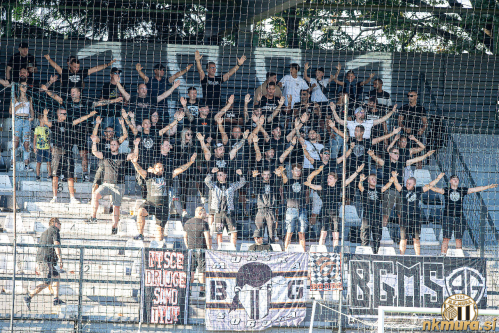 Nišče drujgi samo tij. Navijaška skupina Black Gringos. Nišče drujgi samo tij. Navijaška skupina Black Gringos.