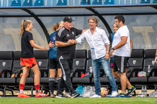 Pozdrav obeh trenerjev Bojana Jančarja in Zlatka Gaborja. Pozdrav obeh trenerjev Bojana Jančarja in Zlatka Gaborja.