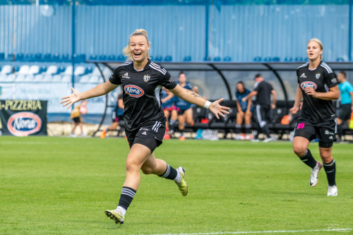 Veselje Noelle Vilčnik ob doseženem zadetku. Veselje Noelle Vilčnik ob doseženem zadetku.