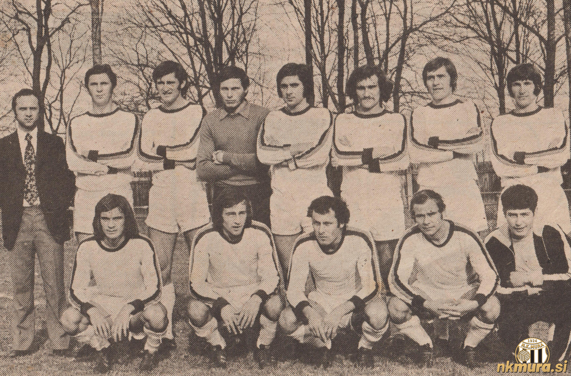 Moštvo Mure leta 1974. Stojijo od leve: Stanko Maučec (trener), Stanko Kopač, Vladimir Kukanja, Zoran Cirkvenčič, Drago Posavec, Ilija Ivković, Nikola Škrbić, Jože Husar. Čepijo: Mito Mörec, Ivan Turčik, Milan Koblencer, Željko Kranjc in Dezider Sraka.