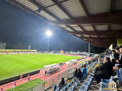 Pogled z domžalske tribune na tekmo Domžale : Mura.