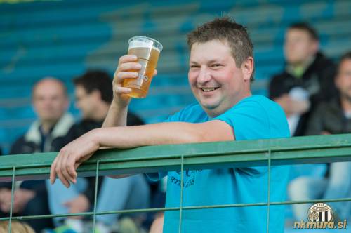 Navijač na tekmi Mura : Hodoš.