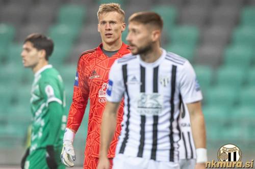 V ozadju Ivan Posavec, Klemen Mihelak in v ospredju Roko Jurišić. V ozadju Ivan Posavec, Klemen Mihelak in v ospredju Roko Jurišić.