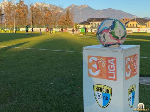 Pred pričetkom tekme med Šenčurjem in Muro. Pred pričetkom tekme med Šenčurjem in Muro.