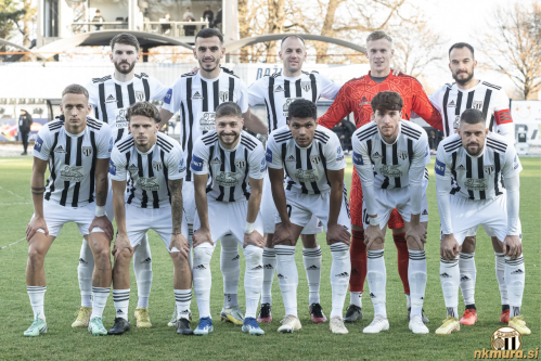 Od leve zgoraj: Shabanhaxhaj, Sadriu, Maruško, Mihelak in Kous.
Od leve spodaj: Brkić, Cottrell, Jurišić, Morris, Tripi in Maroša. Od leve zgoraj: Shabanhaxhaj, Sadriu, Maruško, Mihelak in Kous.
Od leve spodaj: Brkić, Cottrell, Jurišić, Morris, Tripi in Maroša.