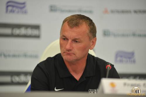 Franc Cifer na novinarski konferenci pred tekmo Arsenal Kyiv : Mura 05. Franc Cifer na novinarski konferenci pred tekmo Arsenal Kyiv : Mura 05.