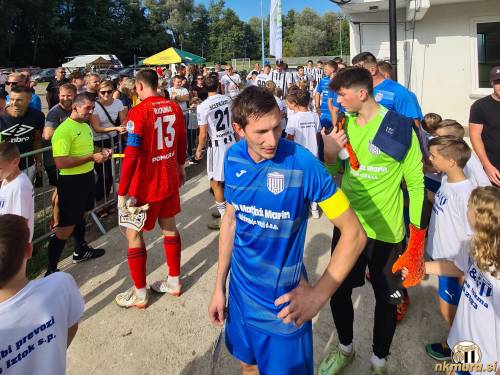 Borut Lukač je bil na tekmi Dokležovje : Mura kapetan domače ekipe. Borut Lukač je bil na tekmi Dokležovje : Mura kapetan domače ekipe.