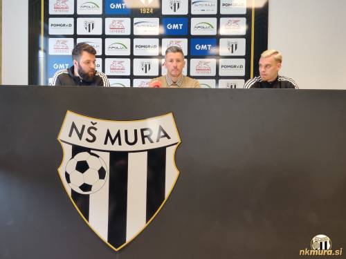 Novinarska konferenca. Od leve: Smiljan Kuhar (predstavnik za medije), Robert Koren (športni direktor) in Aljaž Antolin. Novinarska konferenca. Od leve: Smiljan Kuhar (predstavnik za medije), Robert Koren (športni direktor) in Aljaž Antolin.